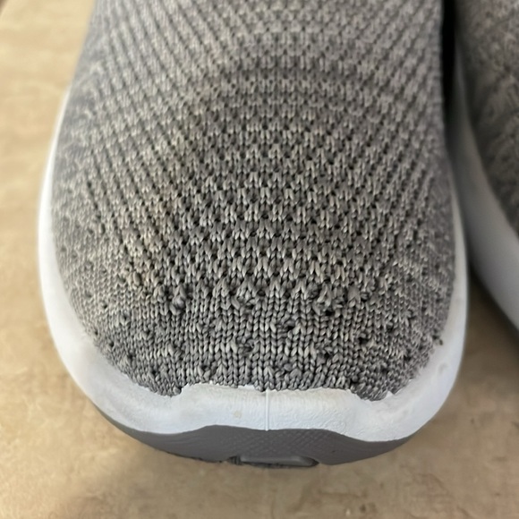 Tommy Bahama Slip on Sneakers - Picture 9 of 10